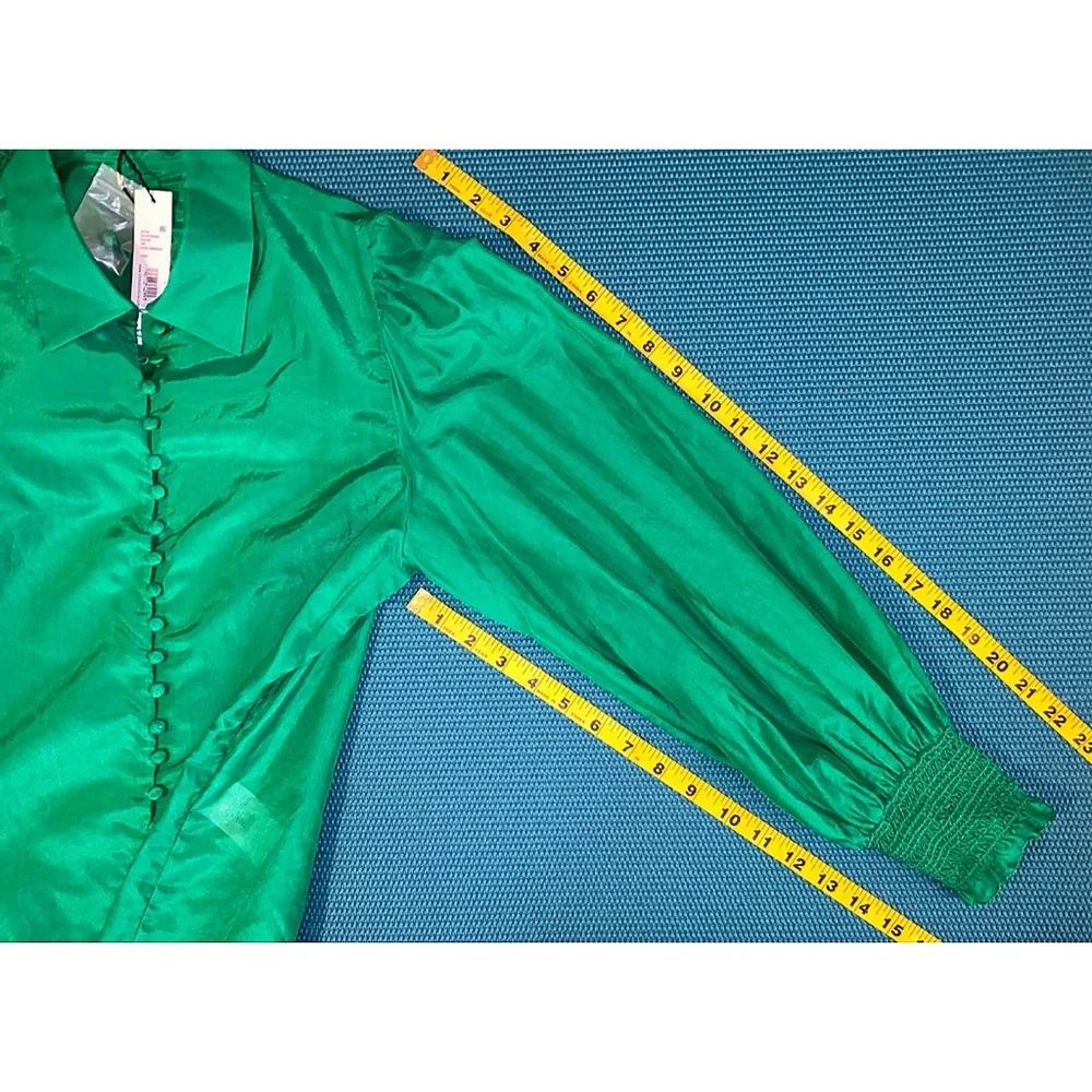 Alice + Olivia Joey Emerald Green Button Front Silk Blend Smocked Blouse - Picture 12 of 15